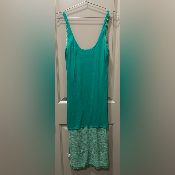 Townsen Sleeveless Dress - Picture 5 of 5